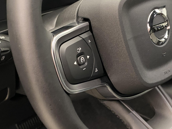 Volvo XC40 B3 DARK PLUS AUT CZ