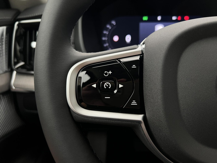 Volvo XC90 T8 AWD RECHARGE DARK ULTRA AUT