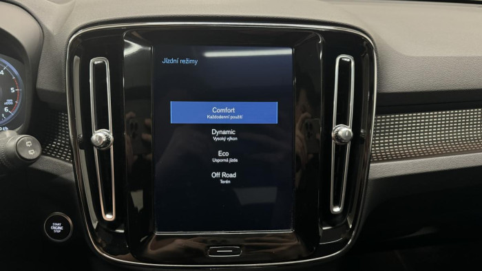 Volvo XC40 D4 AWD R-DESIGN REZERVACE 2.0 d