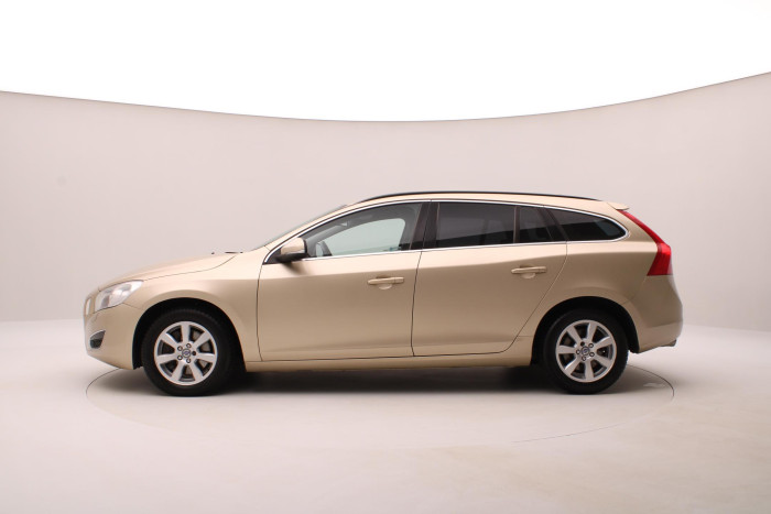 Volvo V60 D5 MOMENTUM 2.4 d Momentum