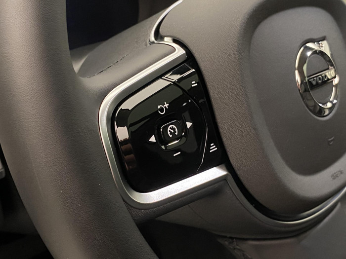 Volvo XC90 B5 AWD PLUS BRIGHT REZERVACE