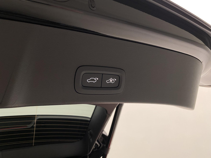 Volvo XC40 B3 DARK PLUS AUT CZ