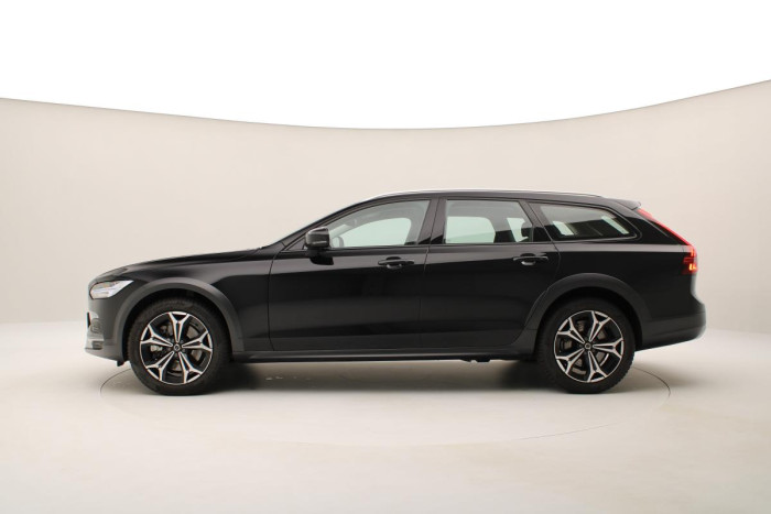 Volvo V90 CC B4 AWD AUT PLUS CZ 1.maj