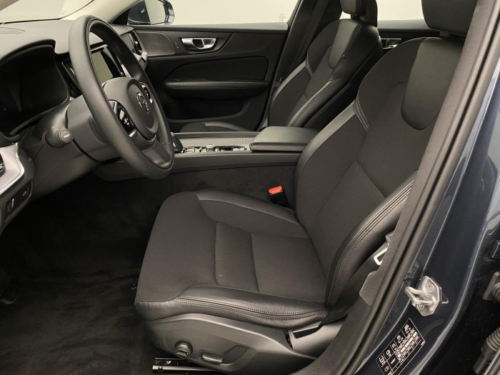 Volvo V60 B4 MOMENTUM AUT REZERVACE 2.0 Momentum
