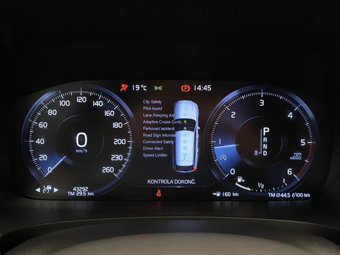 Volvo V90 D4 AWD MOMENTUM REZERVACE 2.0 d Momentum