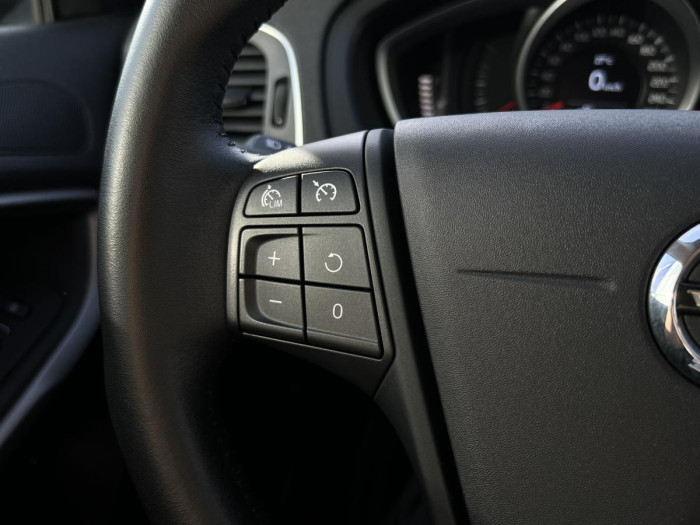 Volvo V40 D2 NAVIGACE Aut 1.maj. 2.0 d