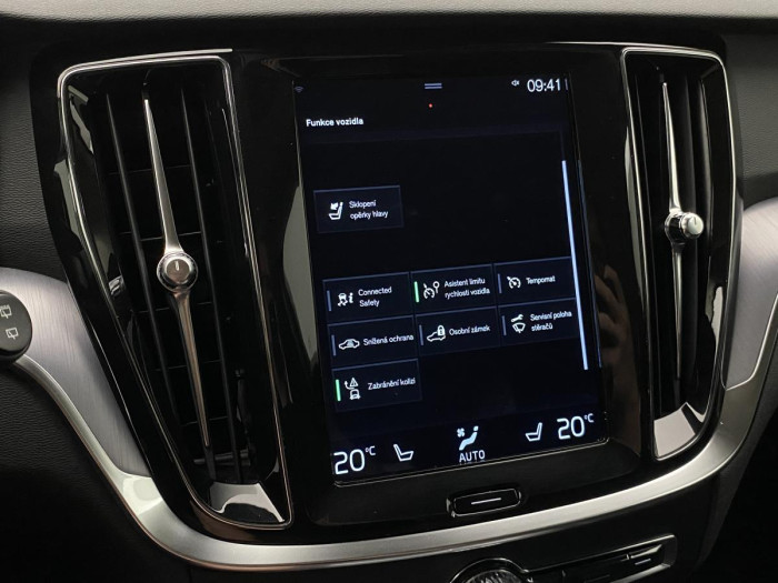 Volvo V60 D3 AWD MOMENTUM REZERVACE 2.0 d Momentum
