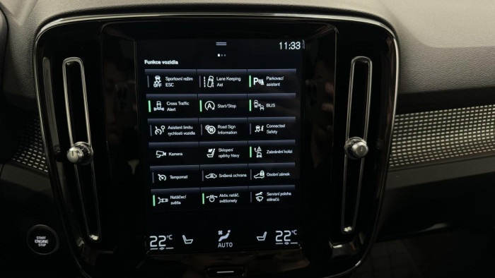 Volvo XC40 T4 R-DESIGN REZERVACE