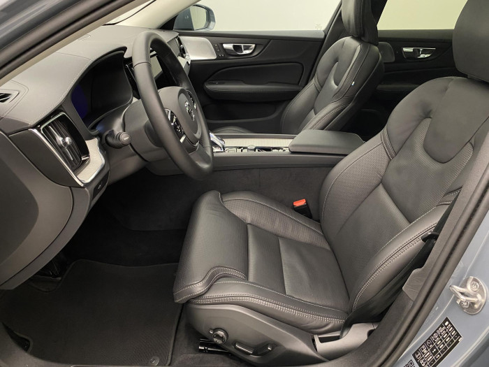 Volvo V60 CC B5 AWD BRIGHT REZERVACE 2.0 CC CC