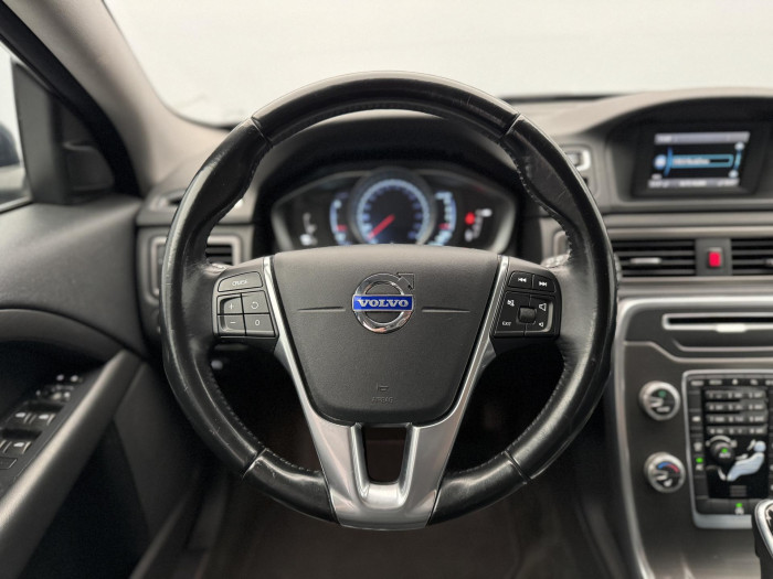 Volvo V70 D4 MOMENTUM CZ 1.maj 2.0 d Momentum