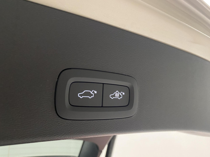 Volvo XC40 B3 AUT DARK PLUS