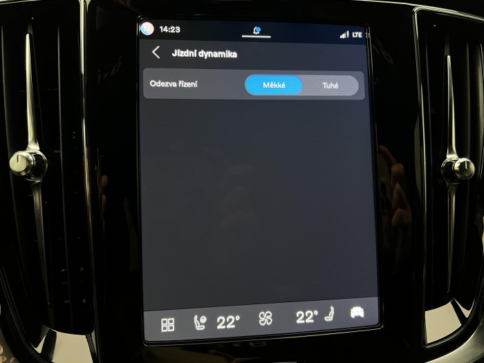 Volvo V60 B4 DARK PLUS