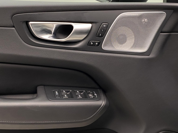 Volvo XC60 B5 AWD DARK ULTIMATE AUT CZ