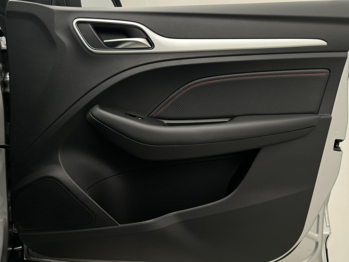 MG ZS 1.5 ESSENTIAL PLUS CZ 1.maj.