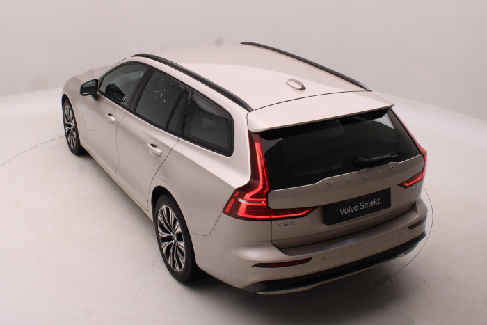 Volvo V60 B4 DARK PLUS AUT CZ