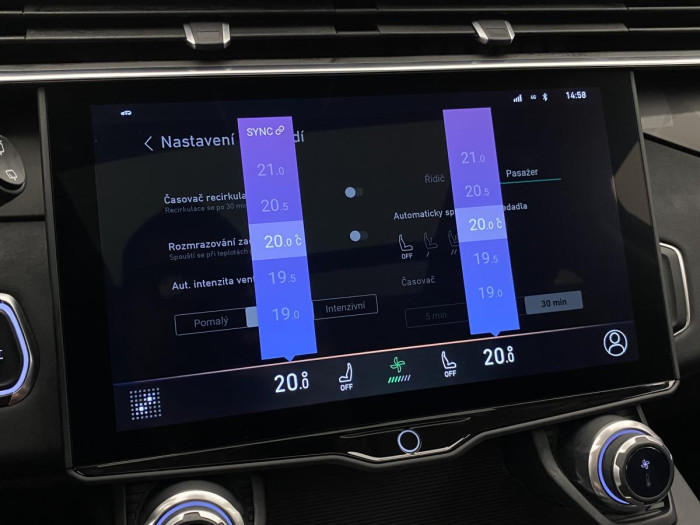 Lynk & Co 01 PHEV DCT AUT REZERVACE