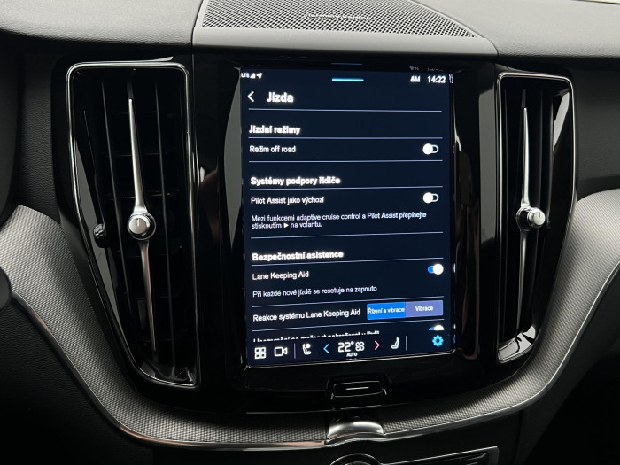 Volvo XC60 B4 AWD PLUS DARK AUT 1.maj.