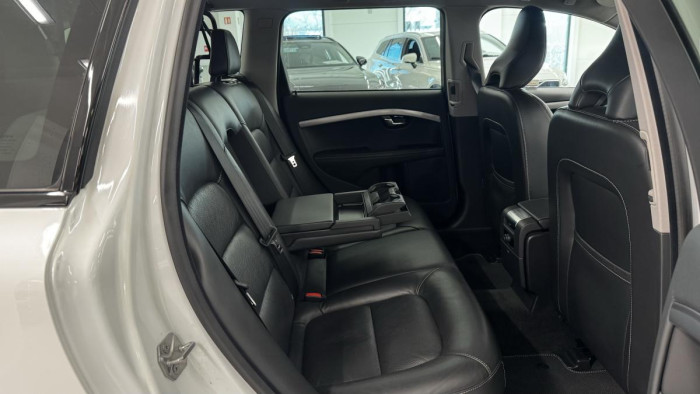 Volvo XC70 D4 AWD BLACK EDITION REZERVACE 2.4 d Edition