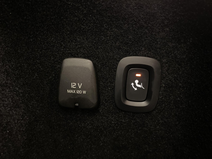 Volvo V60 CC D4 AWD MOMENTUM AUT CZ 2.0 d CC CC Momentum