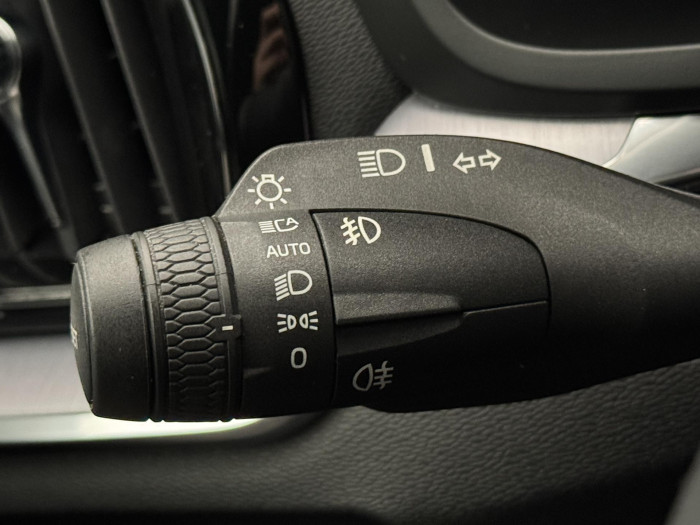 Volvo V60 CC D4 AWD MOMENTUM CZ 1.maj 2.0 d CC CC Momentum