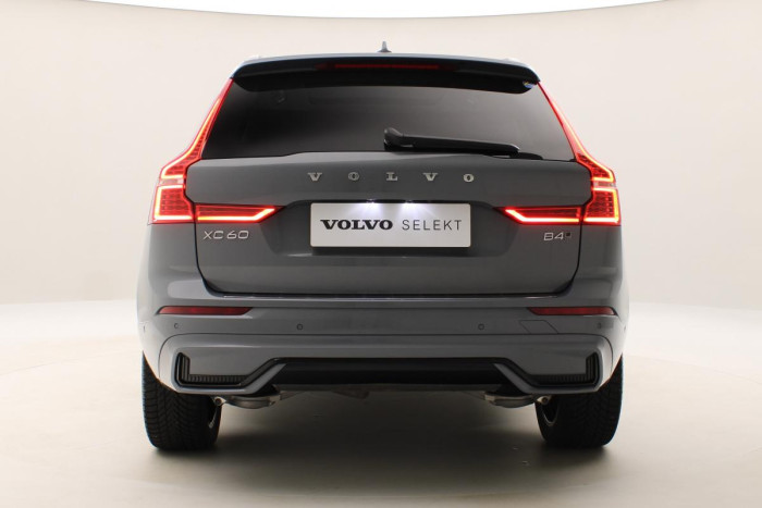 Volvo XC60 B4 AWD ULTIMATE DARK AUT CZ