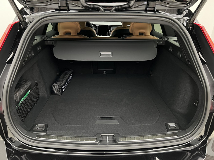 Volvo V60 B4 DARK ULTRA AUT