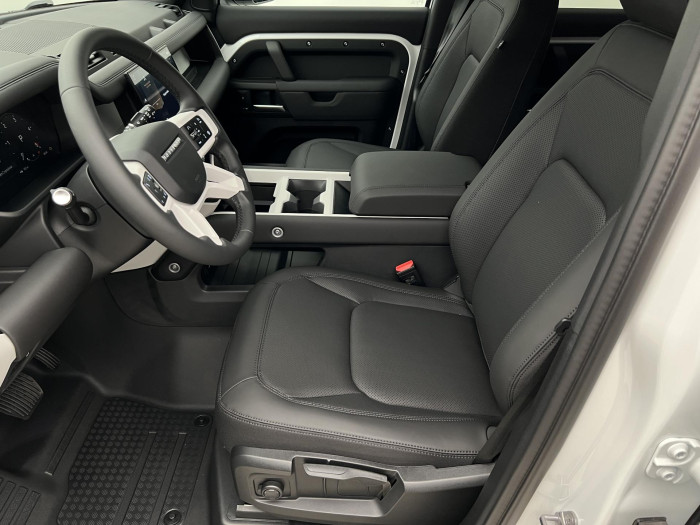 Land Rover Defender 110 D200 S AWD Aut REZERVACE 3.0 d