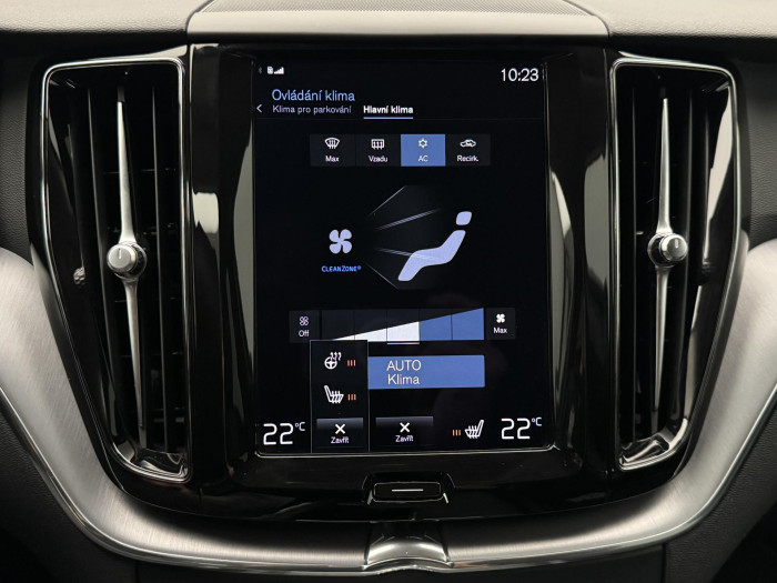 Volvo XC60 B4 MOMENTUM PRO AUT CZ 2.0 Momentum