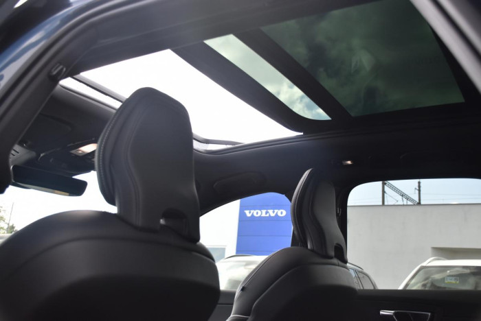 Volvo XC60 B4 AWD DARK PLUS REZERVACE 2.0 Plus