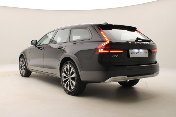 Volvo V90 CC B4 AWD PLUS AUT CZ 1.maj