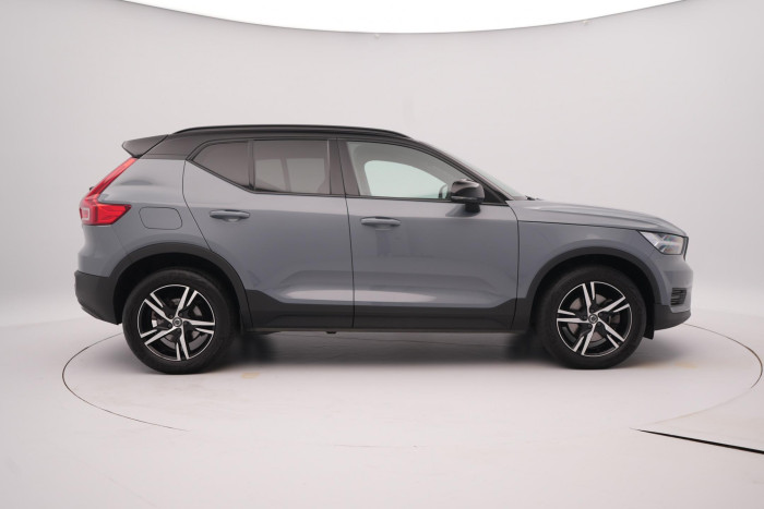 Volvo XC40 B4 AWD R-DESIGN AUT 1.maj CZ