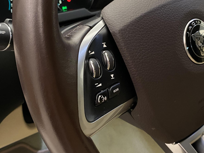 Jaguar XF 3.0 V6D AUT CZ 3.0 d