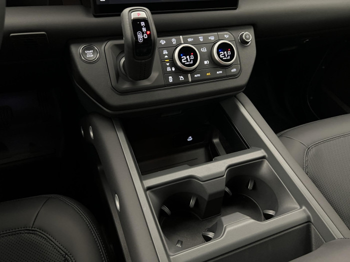 Land Rover Defender 110 D300 X-DYNAMIC SE AWD Aut 3.0 d Dynamic SE