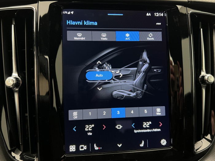 Volvo XC60 B5 AWD R-DESIGN AUT