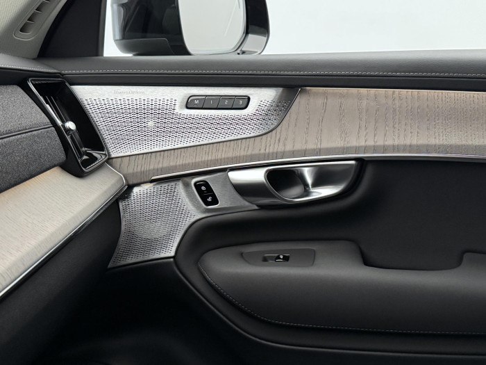 Volvo XC90 T8 AWD RECHARGE DARK PLUS 7m