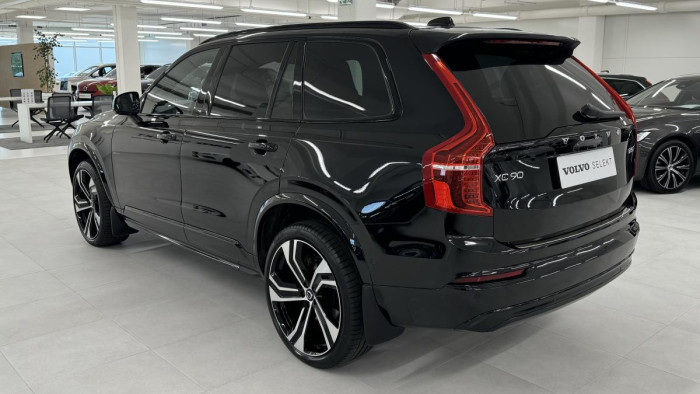 Volvo XC90 B5 AWD ULTIMATE REZERVACE