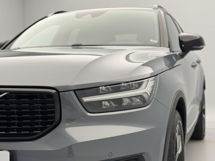 Volvo XC40 B4 AWD R-DESIGN AUT 1.maj CZ