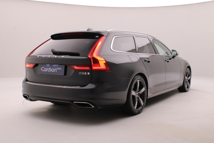 Volvo V90 D5 AWD R-DESIGN REZERVACE 2.0 d