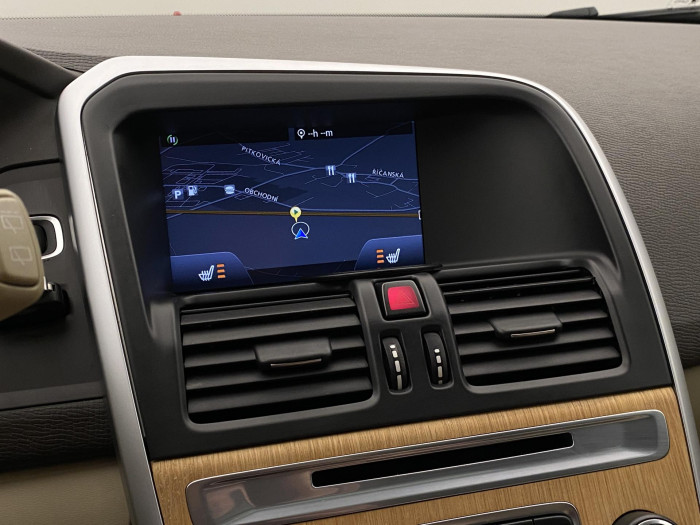 Volvo XC60 D5 AWD SUMMUM AUT CZ 2.4 d Summum