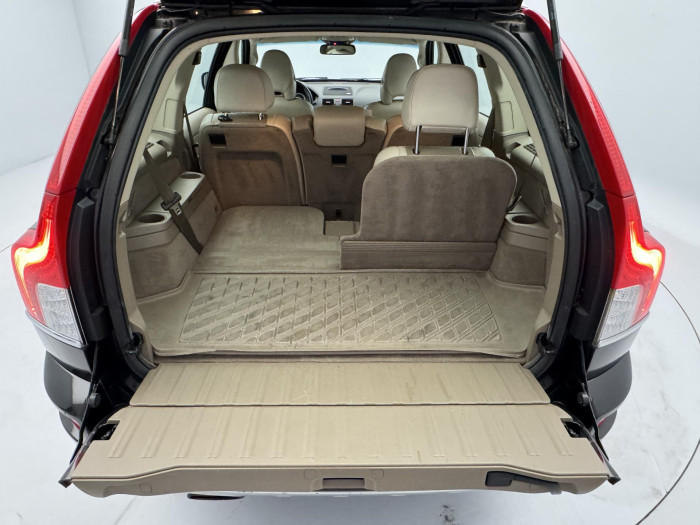 Volvo XC90 D5 AWD EXECUTIVE AUT 7 míst 2.4 d Executive