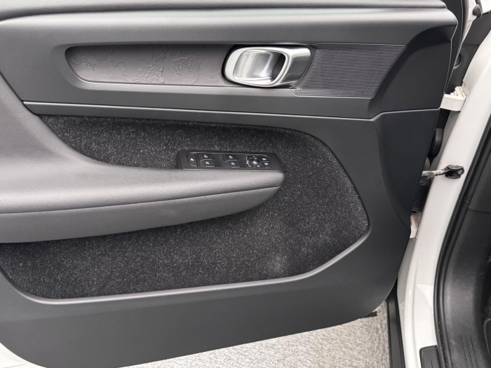 Volvo XC40 T4 AWD MOMENTUM CZ 2.0 Momentum