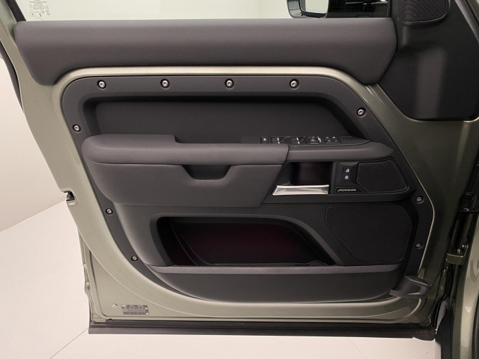 Land Rover Defender D250 X-DYNAMIC SE REZERVACE 3.0 d Dynamic SE