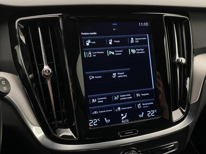 Volvo V60 T8 AWD R-DESIGN AUT REZERVACE