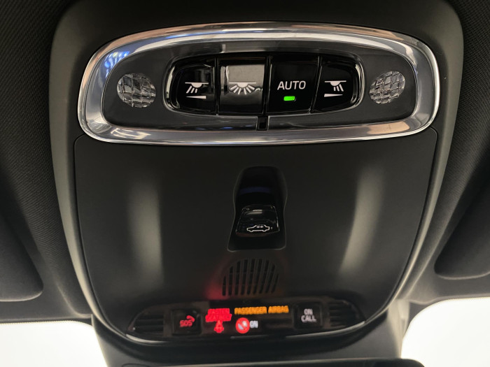 Volvo V60 B4 R-DESIGN AUT