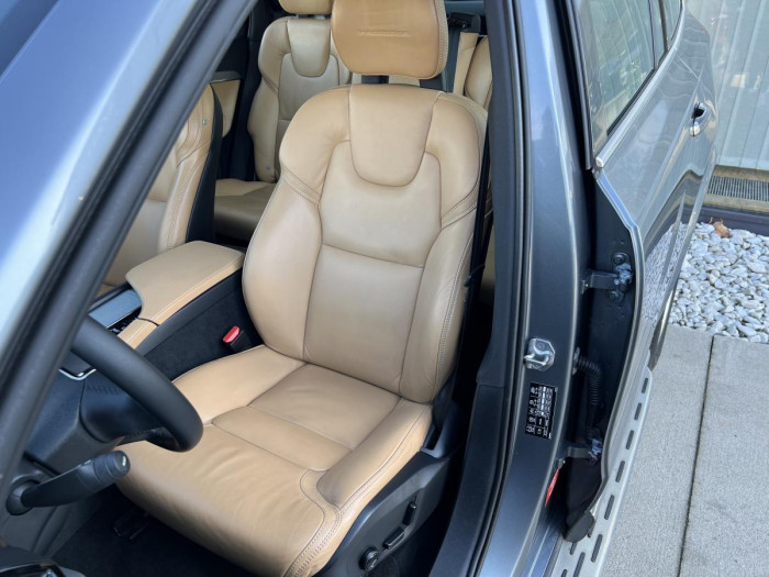 Volvo XC90 D5 AWD INSCRIPTION 7MÍSTNÁ Aut 2.0 d