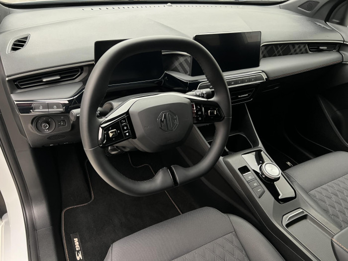 MG MG3 EXCLUSIVE HYBRID+ AUT CZ 1.maj 1.5 Exclusive