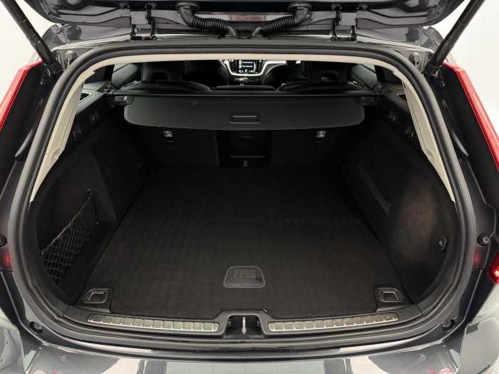 Volvo V60 CC D4 AWD MOMENTUM CZ 1.maj 2.0 d CC CC Momentum