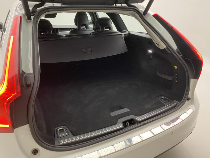 Volvo V90 T5 MOMENTUM AUT CZ 2.0 Momentum