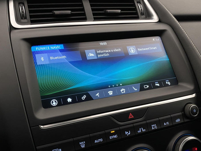 Jaguar E-Pace AWD R-DYNAMIC SE REZERVACE 2.0 Dynamic SE