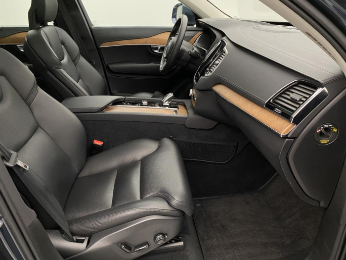 Volvo XC90 B5 AWD INSCRIPTION REZERVACE